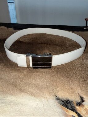 Men’s White Leather Mission Belt